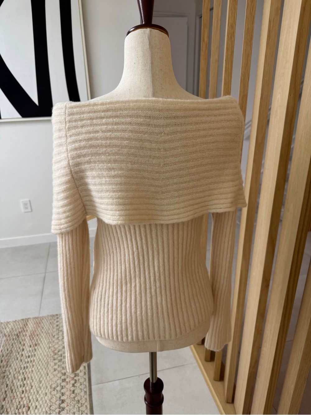 šøBanana Republic Cream Off-Shoulder Ribbed Foldover Sweater size L Quiet Luxury - Picture 3 of 7